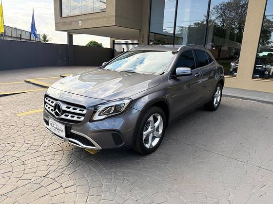 MERCEDES-BENZ GLA 200 1.6 CGI FLEX ADVANCE 7G-DCT MERCEDES-BENZ GLA 200 1.6 CGI FLEX ADVANCE 7G-DCT